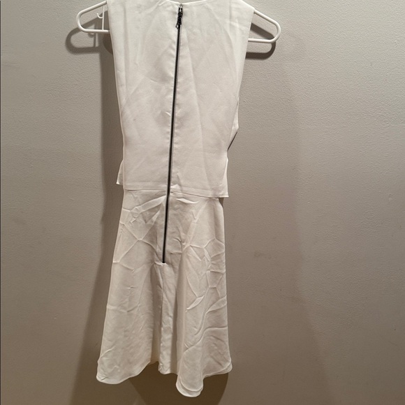 Alice + Olivia White Wesley Flare Mini dress 6 - Picture 6 of 10